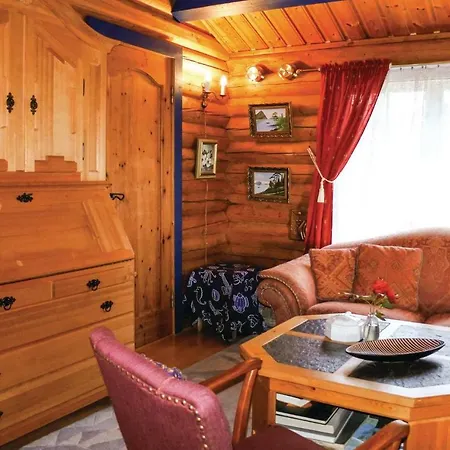 1 Bedroom Awesome In Holiday home *